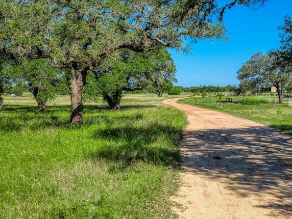 330 N Nassau Rd, Round Top, TX 78954 thumbnail 2