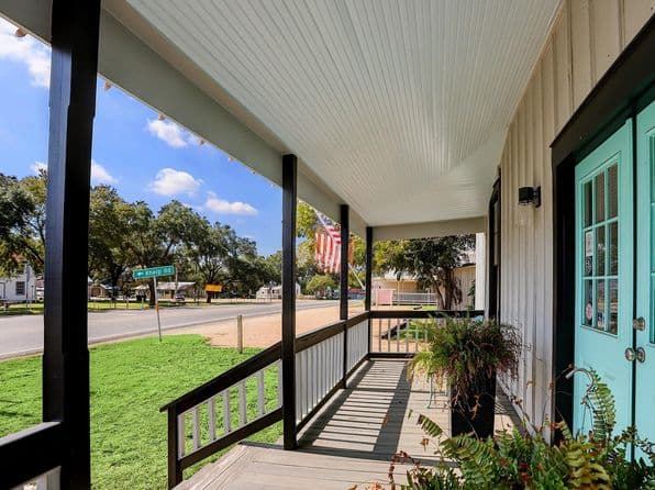 108 N Washington St, Round Top, TX 78954 thumbnail 3