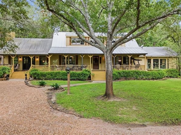3321 Schulle Rd, Round Top, TX 78954