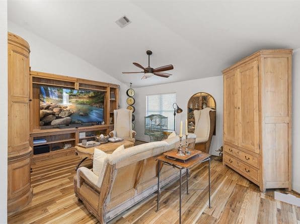 235 Floyd Ln, Round Top, TX 78954 thumbnail 3