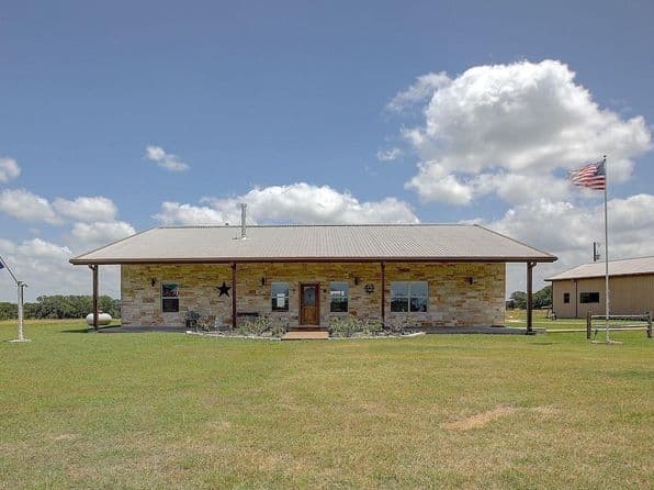 9414 Laird Rd, Walhalla, TX 78954