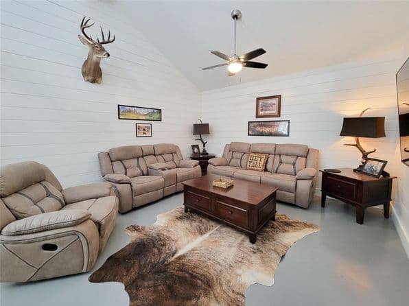 4937 Wolff Rd, Round Top, TX 78954 thumbnail 9
