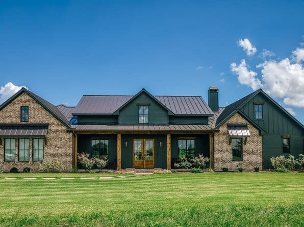 104 Hartfield Hill Ln, Round Top, TX 78954