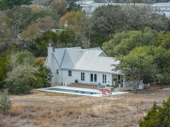 375 Fm 954, Round Top, TX 78954