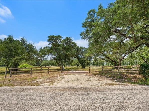 6900 Waldeck Cemetery Rd, Round Top, TX 78954 thumbnail 4