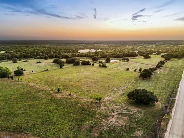 15 Round Top Rd, Round Top, TX 78954