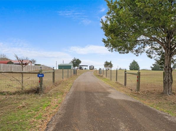 964 E Fm 389, Round Top, TX 78954 thumbnail 2