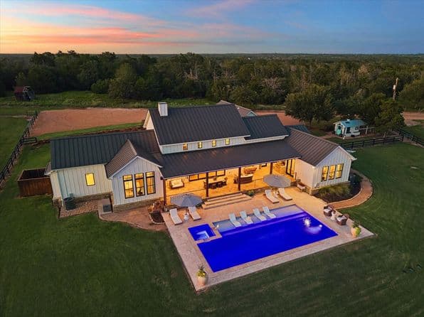 1600 S Weyand Rd, Round Top, TX 78954
