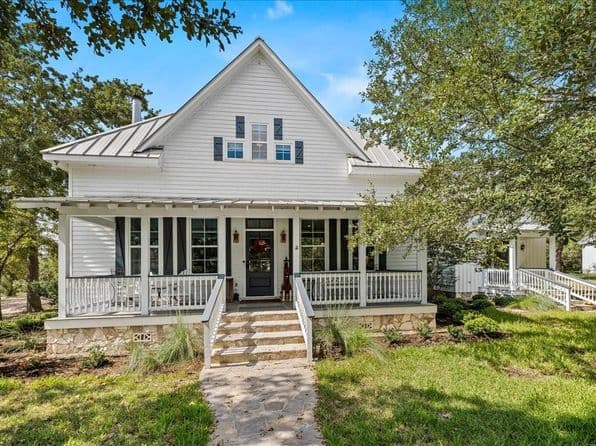 3600 Noak Rd, Round Top, TX 78954