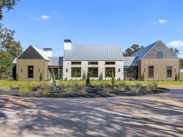 1030 Hackemack Rd, Round Top, TX 78954