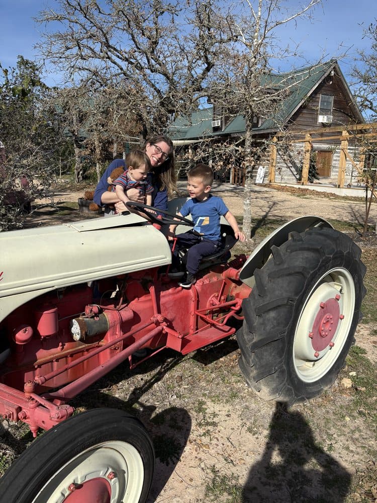 Busted Oak Cellars photo 1