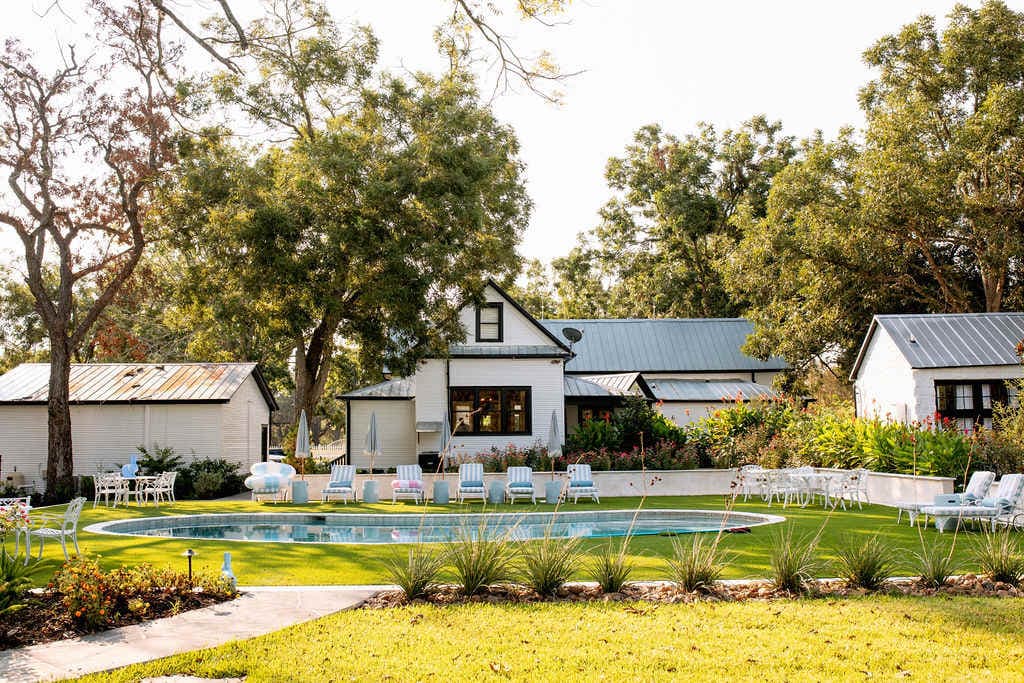 Rabbit Hole Motel photo 1