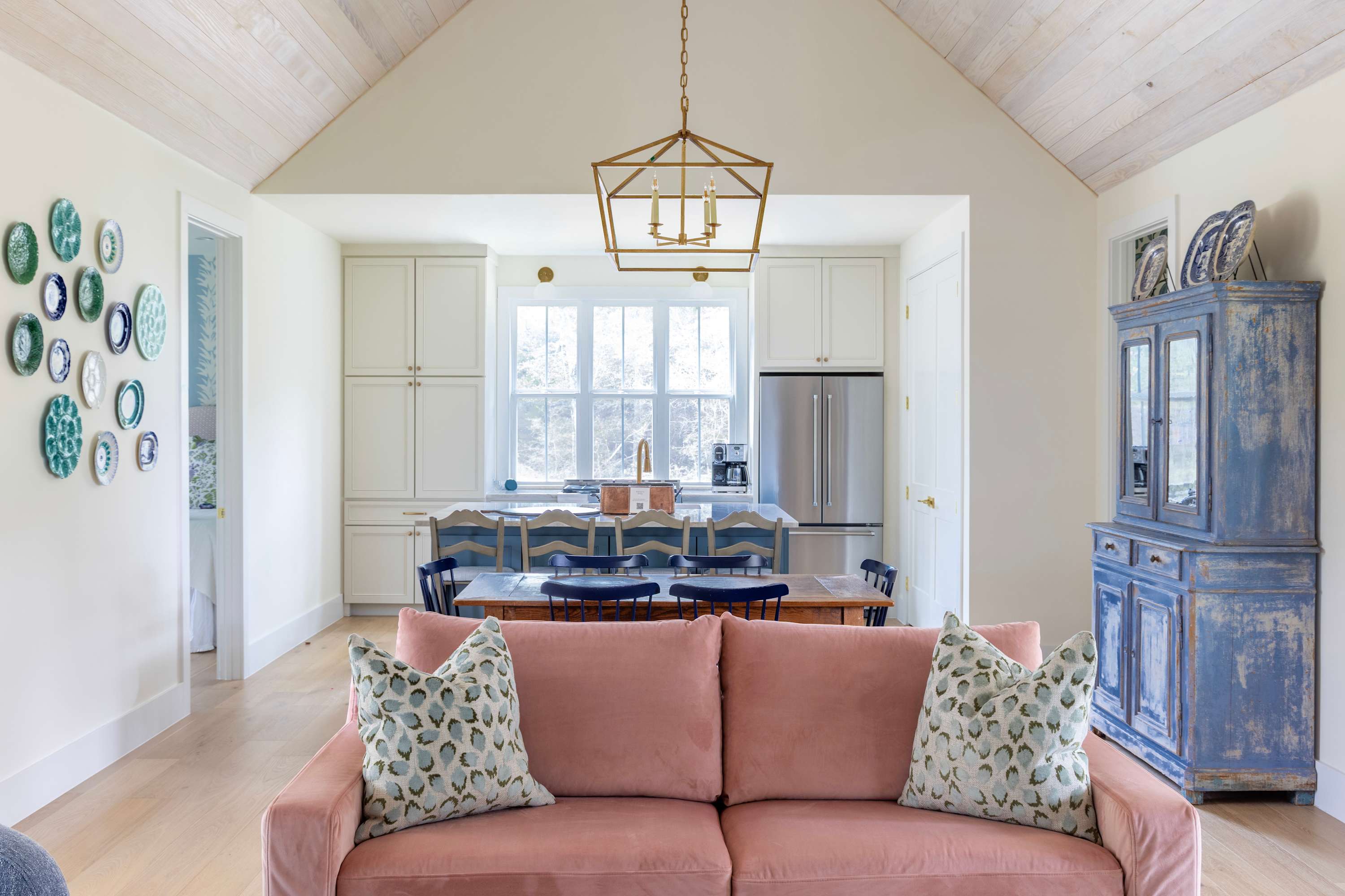 Olive & Iris photo 3