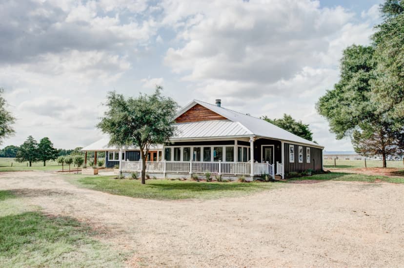 The Vintage Round Top