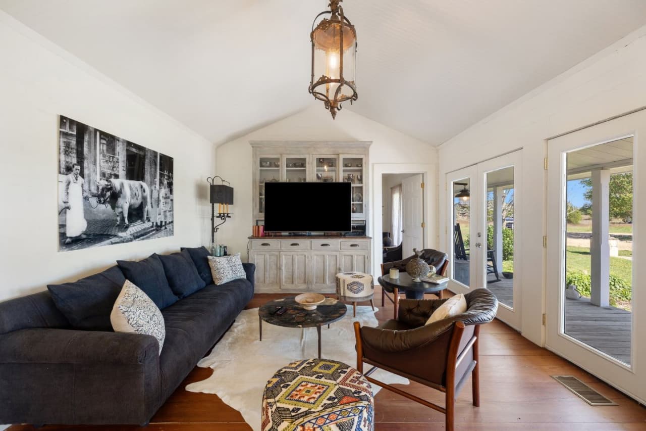 Designory Round Top home, scenic views & pond! photo 1