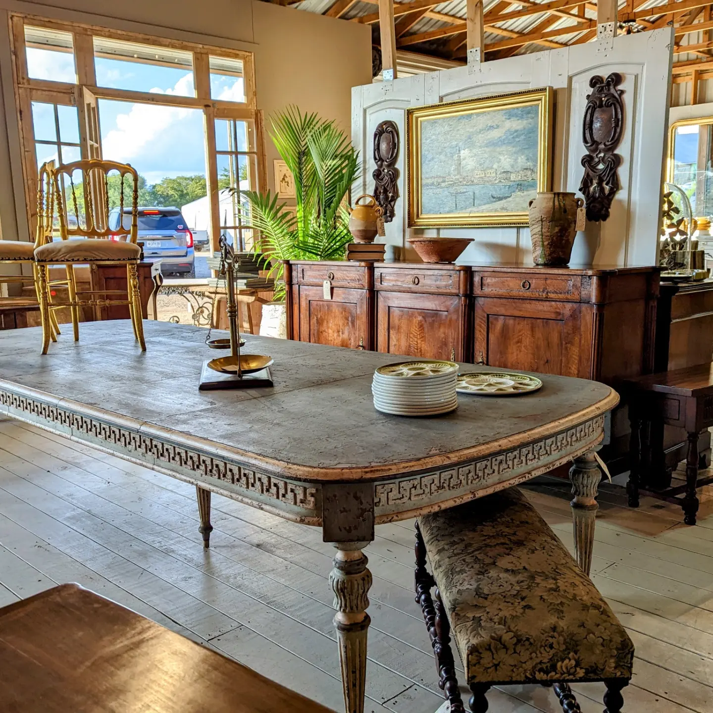 Lolo French Antiques