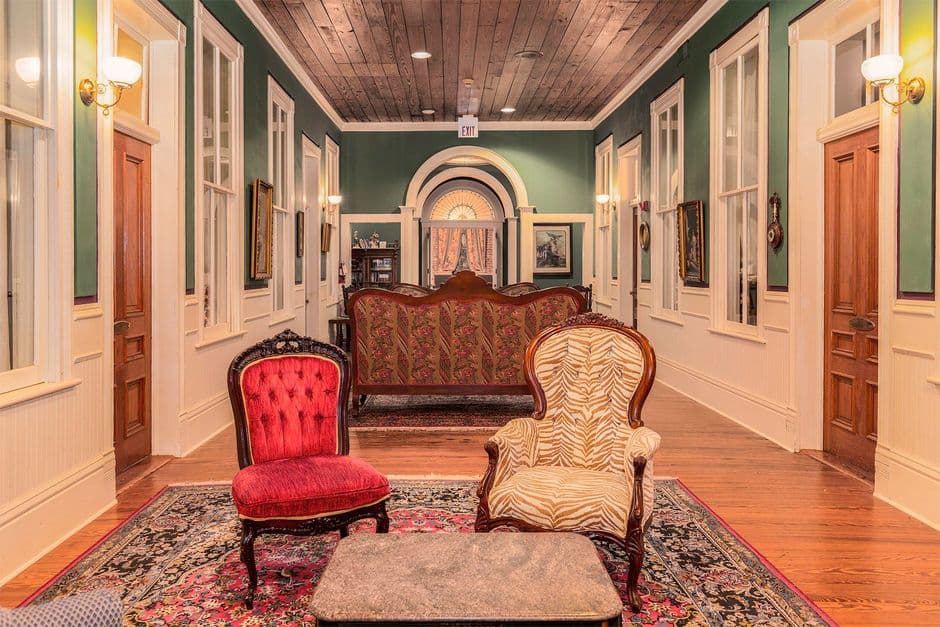 Ant Street Inn - Brenham Texas Bed and Breakfast