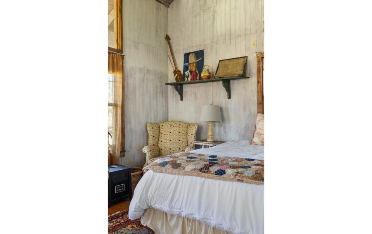 Historical country cabin in Round Top! photo 3