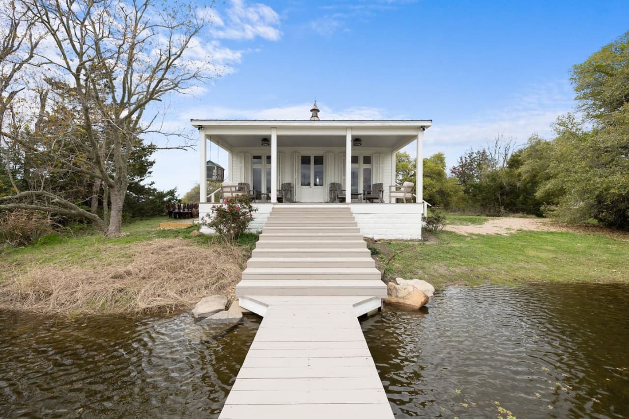 Lakefront Charm: Your Perfect Getaway in Round Top photo 3