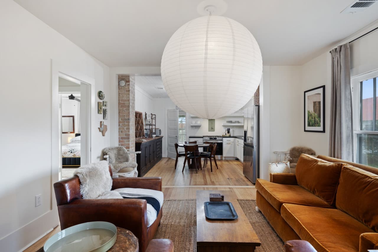 The Farmhouse: Antique Chic Haven near Round Top photo 2