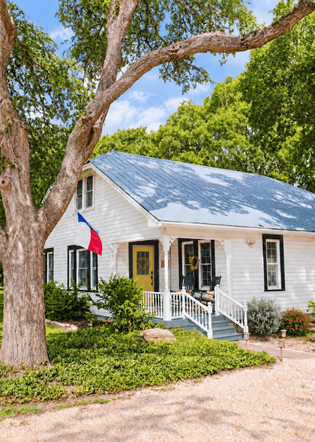Sunflower Farmhouse | Round Top Stay
