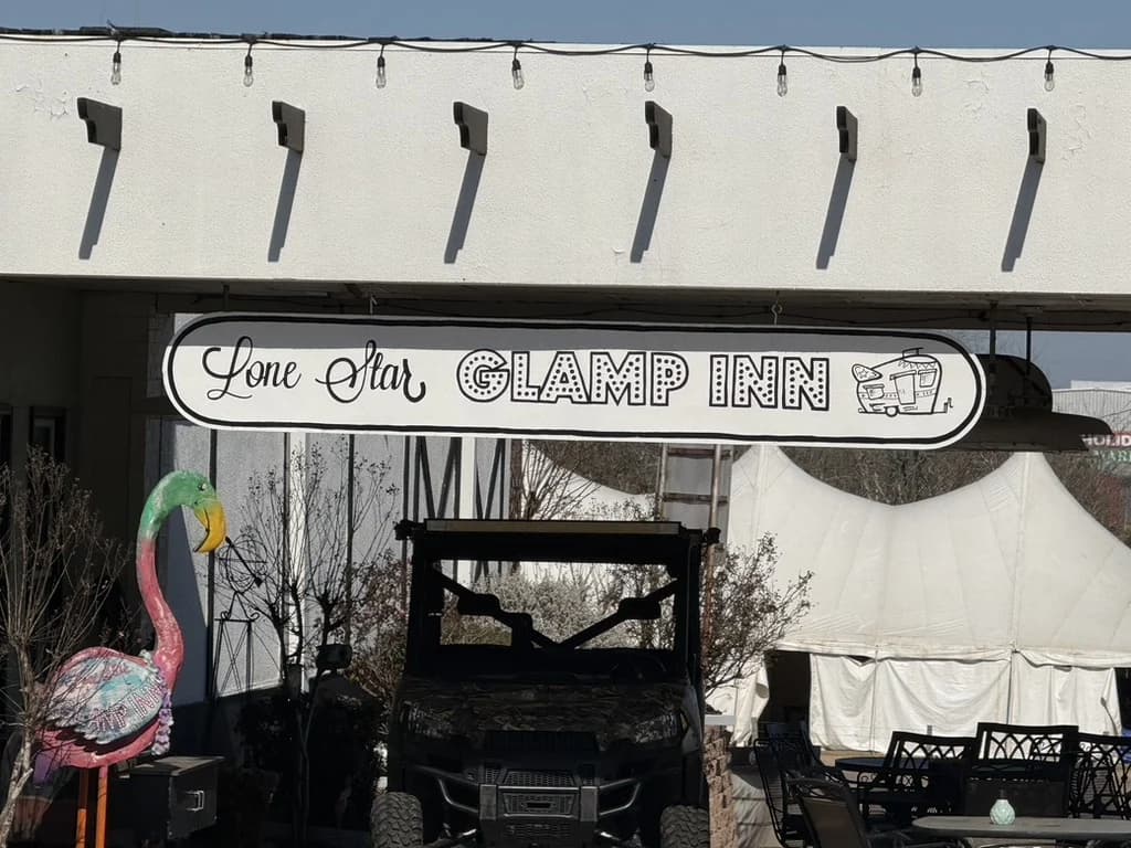 Lone Star Glamp Inn